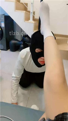 【可儿绳艺导师】白袜塞嘴重度虐打/骑脖/喂口水_HD绳艺资源