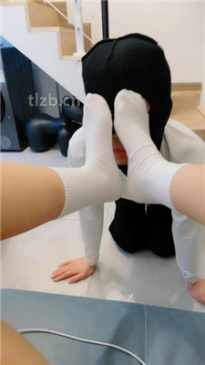 图片[3]_【可儿绳艺导师】白袜塞嘴重度虐打/骑脖/喂口水_HD绳艺资源