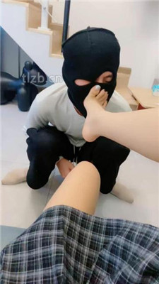 图片[10]_【可儿绳艺导师】白袜塞嘴重度虐打/骑脖/喂口水_HD绳艺资源