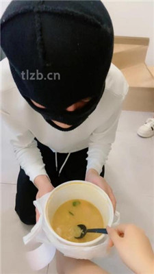 图片[13]_【可儿绳艺导师】白袜塞嘴重度虐打/骑脖/喂口水_HD绳艺资源