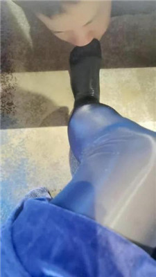 图片[2]_【魔鬼天使】桌底下的贱奴_HD绳艺资源