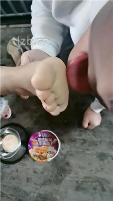 图片[12]_【大美】狗笼圈养-喂食晨尿泡面_HD绳艺资源