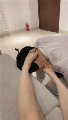 图片[18]_【奶味茶茶】长靴S踩虐/耳光抽/清理脏鞋底_HD绳艺资源