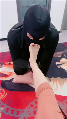 【芷镜绳艺导师】跪舔原味裸足_HD绳艺资源