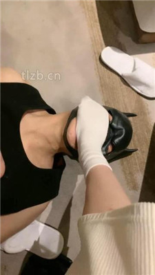 图片[4]_【甜甜】清理鞋底白袜裸足_HD绳艺资源