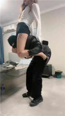 图片[17]_【琪琪美美子】骑马爬行/跪舔裸足/伺候吃饭_HD绳艺资源