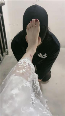 图片[11]_【颜颜sama】母畜-楼道皮鞋白袜调/踩踏-袜子塞嘴_HD绳艺资源