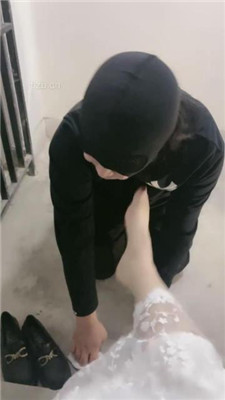 图片[12]_【颜颜sama】母畜-楼道皮鞋白袜调/踩踏-袜子塞嘴_HD绳艺资源