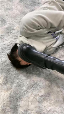 图片[13]_【肉肉】猥琐的代价-长靴踩虐踢踹/碾压狗舌_HD绳艺资源