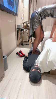 图片[6]_【琪琪美美子】跪舔黑丝裸足/骑马踩踏/赏赐圣水_HD绳艺资源