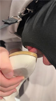 图片[2]_【凉子阿】跪舔长靴白袜裸足/插嘴耳光_HD绳艺资源