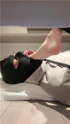 图片[12]_【凉子阿】跪舔长靴白袜裸足/插嘴耳光_HD绳艺资源