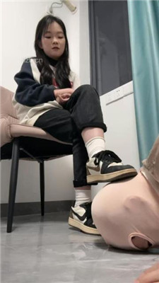 图片[4]_【狗哥】学生素人S的白袜就是香_HD绳艺资源