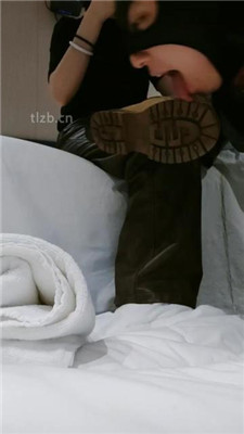 图片[2]_【玥野兔】舔闻短靴-超臭白棉袜裸足_HD绳艺资源