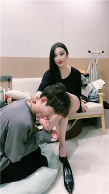 图片[3]_【小羊】高跟踩狗爪/掐脖/骑马耳光/吃口水_HD绳艺资源