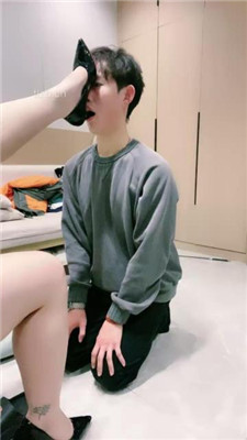 图片[18]_【小羊】高跟踩狗爪/掐脖/骑马耳光/吃口水_HD绳艺资源