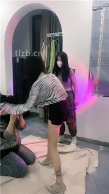 【智恩】双S-奴下奴-狗链遛狗/赏赐圣水/滴蜡【完整版】_HD绳艺资源