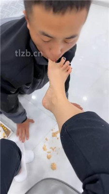 图片[18]_【辣姐】嘴塞袜子物化狗奴/踩踏喂食/喝洗脚水_HD绳艺资源