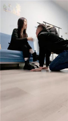 【嘉一】挑战迟到的狗-清理短靴/耳光/口水足喂食/踢踹_HD绳艺资源