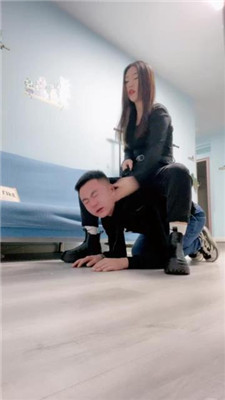 图片[9]_【嘉一】挑战迟到的狗-清理短靴/耳光/口水足喂食/踢踹_HD绳艺资源