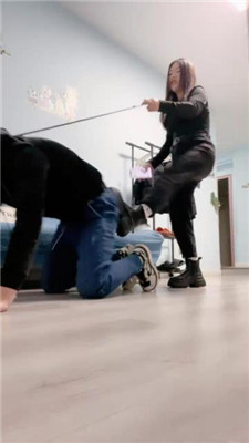 图片[14]_【嘉一】挑战迟到的狗-清理短靴/耳光/口水足喂食/踢踹_HD绳艺资源