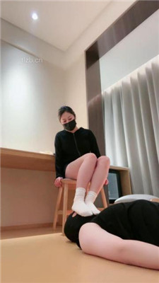 图片[5]_【花兮玥】小白鞋超脏原味白袜踩狗脸_HD绳艺资源