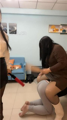 图片[4]_【草莓S】双S靴子女神-训诫打狗屁股_HD绳艺资源