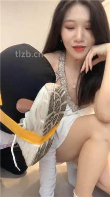 图片[9]_【小麦】小白鞋白袜-脚踩喂香蕉/木乃伊人肉脚垫_HD绳艺资源