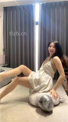 图片[19]_【小麦】小白鞋白袜-脚踩喂香蕉/木乃伊人肉脚垫_HD绳艺资源