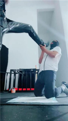 图片[5]_【靴嘉倪】长靴S-踩踏喂食/十字架绳艺技巧虐打_HD绳艺资源