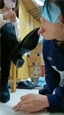 图片[13]_【爱可呀】母畜-转胯狗链遛狗/人体擦鞋器_HD绳艺资源