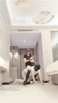 【灵凌】骑马骑脖/小白鞋踩踏/脚插嘴_HD绳艺资源