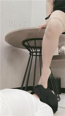 图片[10]_【灵凌】骑马骑脖/小白鞋踩踏/脚插嘴_HD绳艺资源