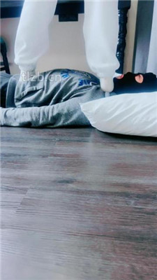 图片[2]_【子橘】白袜脚全体重踩踏_HD绳艺资源