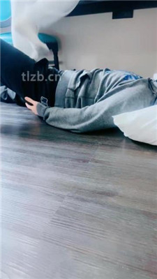 图片[6]_【子橘】白袜脚全体重踩踏_HD绳艺资源