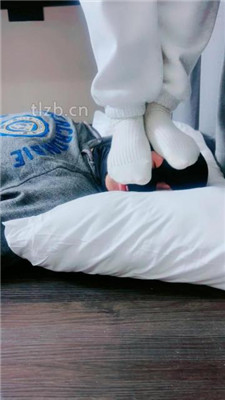 图片[7]_【子橘】白袜脚全体重踩踏_HD绳艺资源