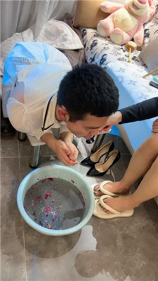 图片[3]_【汐言】喝洗脚水-吃脚指甲_HD绳艺资源