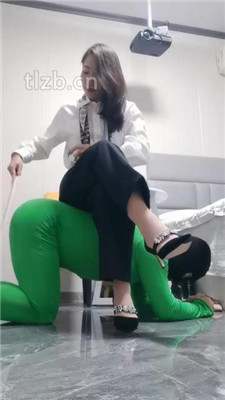 图片[22]_【冷御绳艺导师】板子抽打/鞋抽耳光/脚插嘴_HD绳艺资源