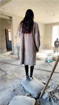 图片[9]_【沅芷大人】烂尾楼调双狗-皮靴踢踹/踩腿活埋/耳光掐脖_HD绳艺资源