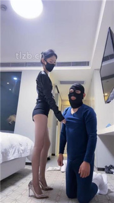 图片[19]_【陈莹斯】御姐范-头顶鞋子/揪耳朵/嘴叼白袜_HD绳艺资源