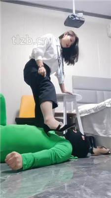 图片[21]_【冷御绳艺导师】板子抽打/鞋抽耳光/脚插嘴_HD绳艺资源