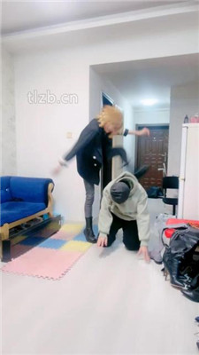 图片[12]_【兔兔大人】短靴踩踏/舔脏鞋底/骑脖转胯/吃袜子/顶裆_HD绳艺资源