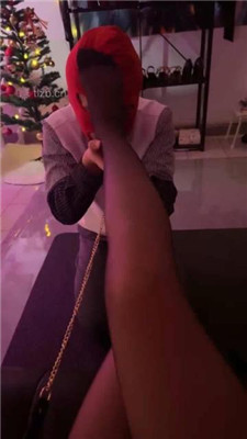 【谢伊】跪舔长靴/碾压狗爪/黑丝美腿诱惑_HD绳艺资源