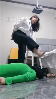 图片[13]_【冷御绳艺导师】板子抽打/鞋抽耳光/脚插嘴_HD绳艺资源