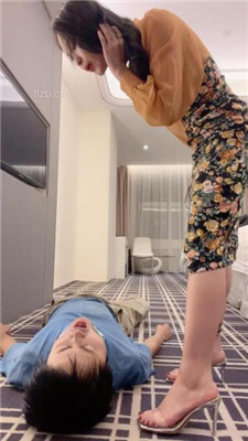 图片[8]_【盖洛】御姐范高跟裸足踩踏虐待_HD绳艺资源