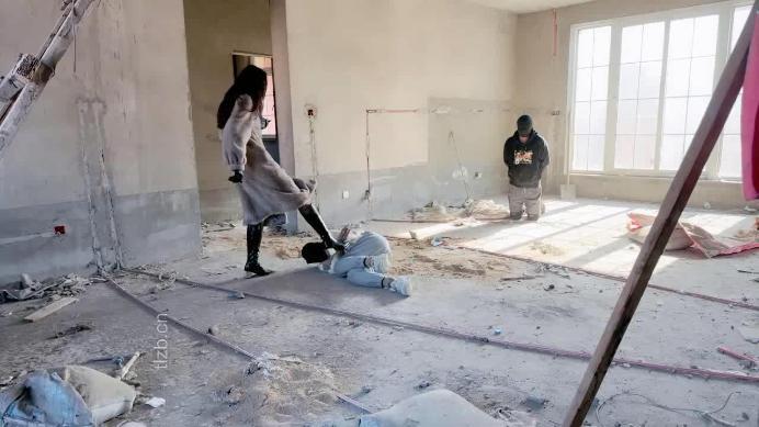 图片[7]_【沅芷大人】烂尾楼调双狗-皮靴踢踹/踩腿活埋/耳光掐脖_HD绳艺资源