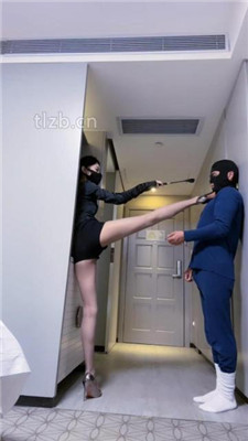 图片[11]_【陈莹斯】御姐范-头顶鞋子/揪耳朵/嘴叼白袜_HD绳艺资源