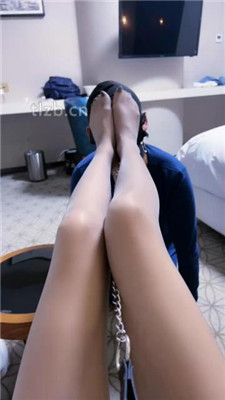 图片[4]_【陈莹斯】御姐范-头顶鞋子/揪耳朵/嘴叼白袜_HD绳艺资源