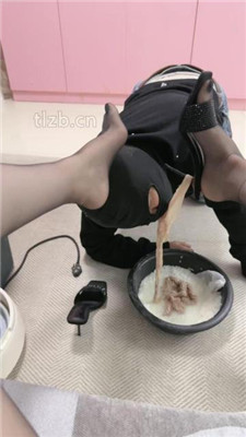 【安主】赏赐贱狗肉丝大餐_HD绳艺资源