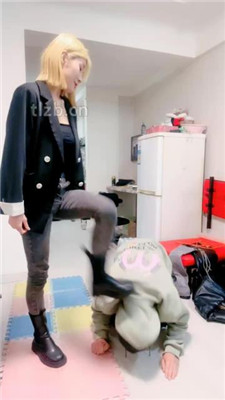 图片[2]_【兔兔大人】短靴踩踏/舔脏鞋底/骑脖转胯/吃袜子/顶裆_HD绳艺资源